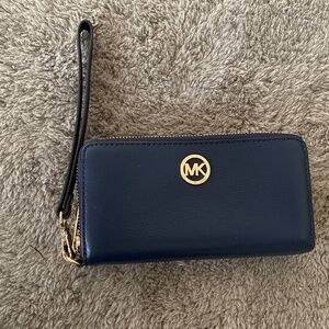 Michael Kors Fulton Large Coin MLT funt Phone Case Wristlet Wallet Navy